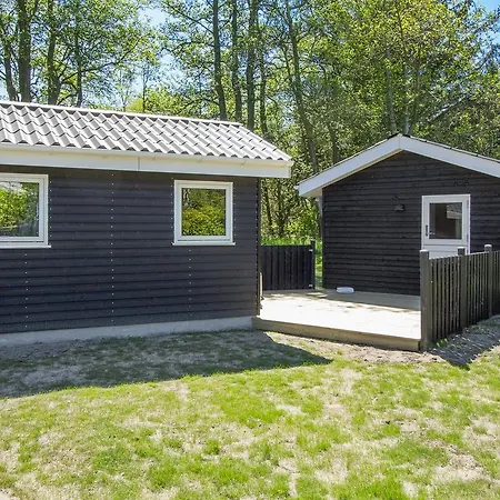 Three-bedroom Holiday In * Hals